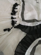 Pleats or ruffles on white - suta.in