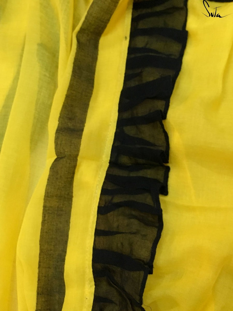 Pleats or ruffles on yellow - suta.in
